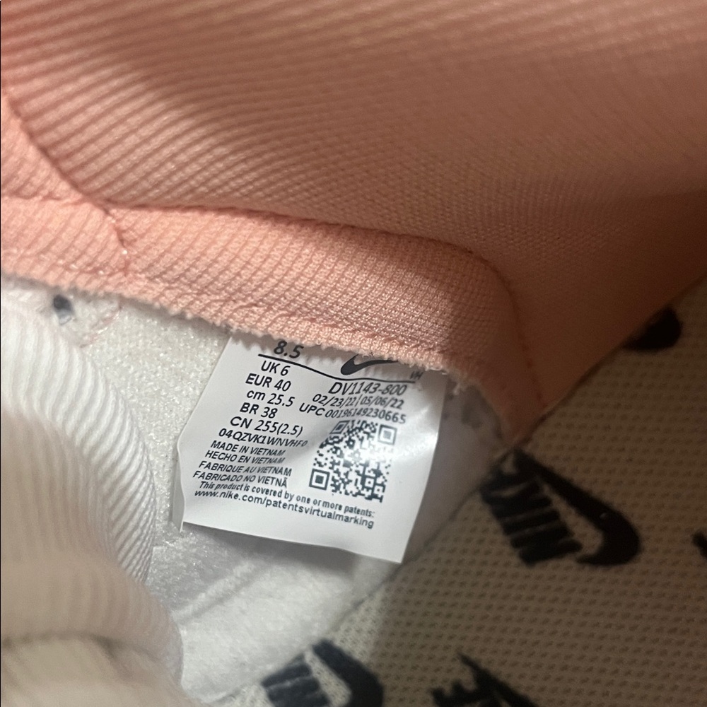 Nike High-Top Sneakers in Peach and White - Picture 6 of 11
